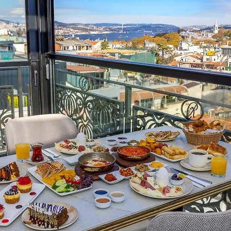 Rast Sultanahmet 4*